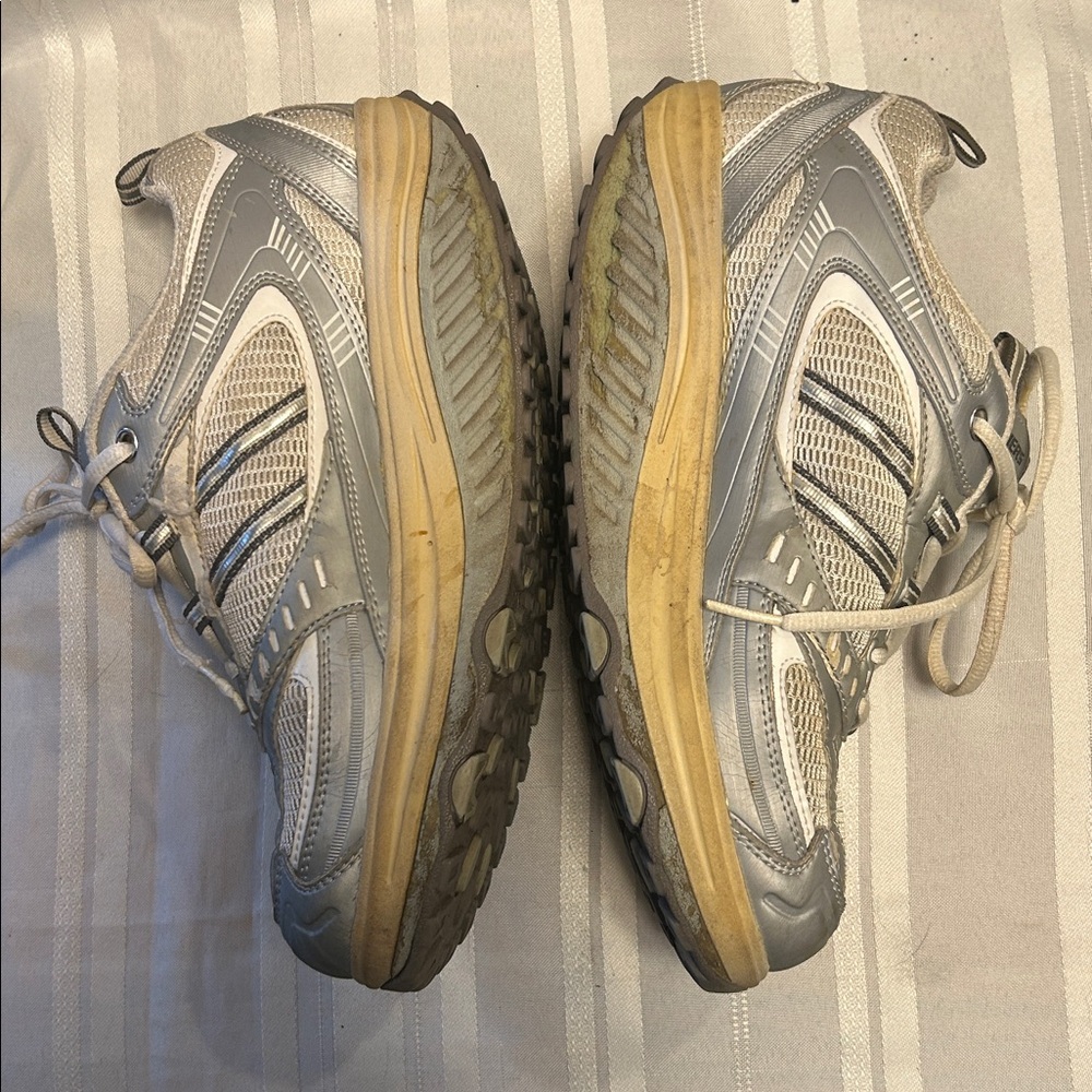 Skechers Women's Silver and White Athletic Shoes - Picture 7 of 14